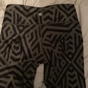 patterned lulu leggings